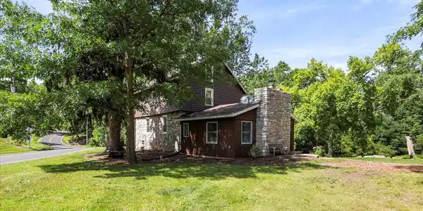 1206 RAGGED EDGE ROAD
