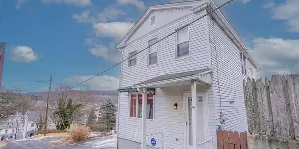 21 CLAY STREET