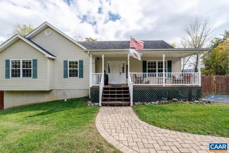 61 GOLDEN MAPLE LN
