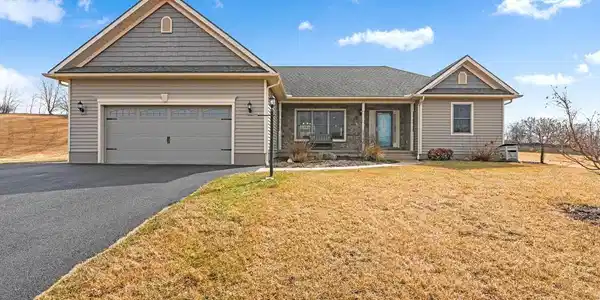 1526 ROLLING MEADOW DR