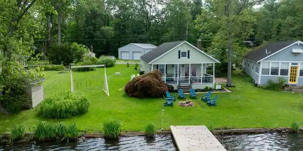49 KING FISHER DRIVE