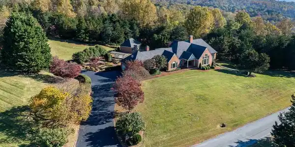 275 JEFFERS DR