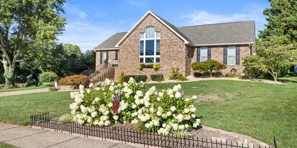 9851 WOODBINE WAY