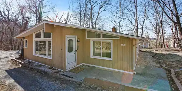 49 HONEYSUCKLE COURT