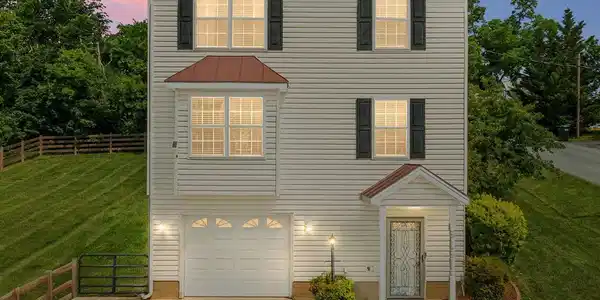408 LEE STREET
