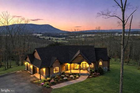 690 COMFORTER LANE
