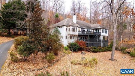 423 FOOTHILLS DR