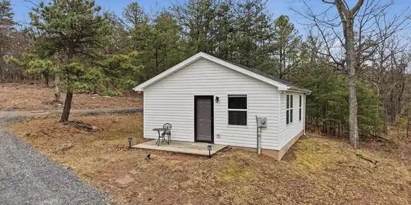 851 PEE WEE LANE