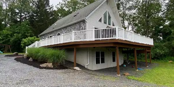 390 SUMMER HILL ROAD