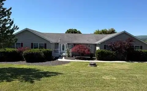 302 PRADO WAY