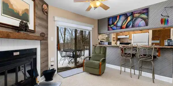 2222 TANNERS RIDGE CONDOS