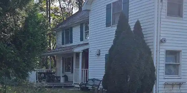 411 MEADOWS LANE