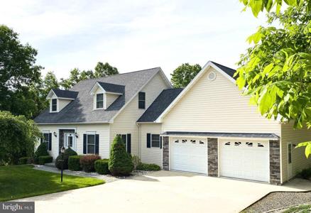 10304 PIN OAK COURT