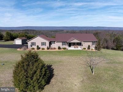 10 JORDAN HOLLOW LANE
