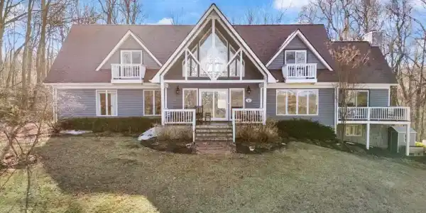 8089 MOORMONT ROAD