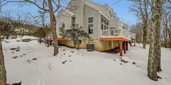 46 LAURELWOODS DRIVE