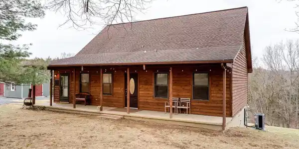 121 SPIKER LANE