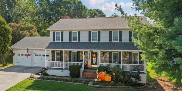1055 GOODVIEW DRIVE