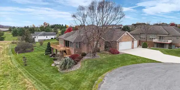 6396 SAUCON VALLEY DRIVE