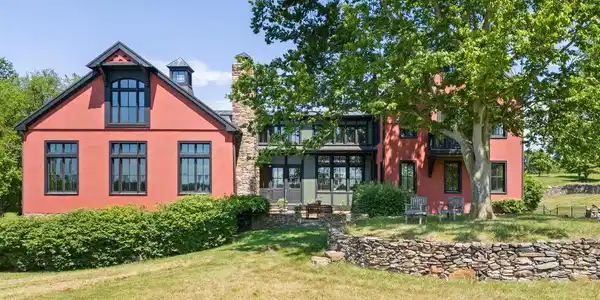 9425 BLACKPOND LANE