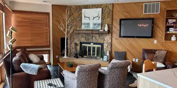 903 DIAMOND HILL CONDOS