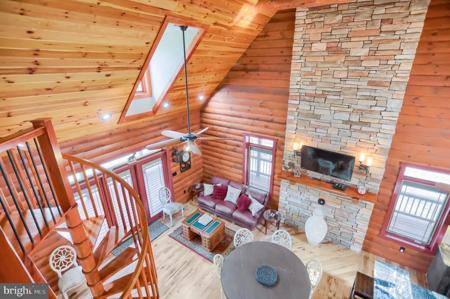 17526 COUNTRY COTTAGE LANE