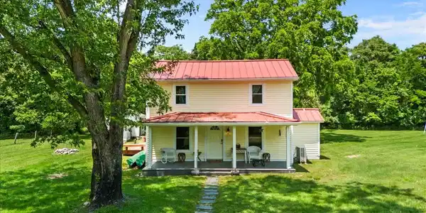6772 EAST SIDE