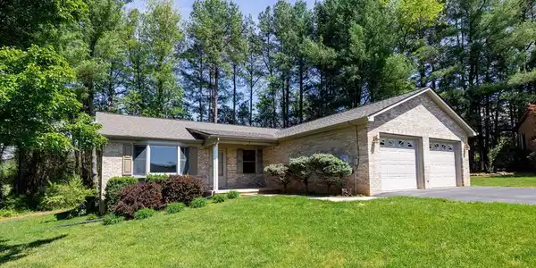 7 BLUE RIDGE COURT