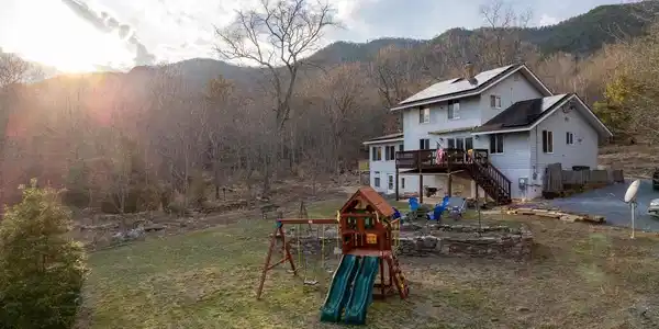 1131 PAGE VALLEY ROAD