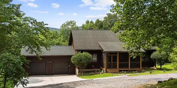 3967 HIDDEN VALLEY LANE