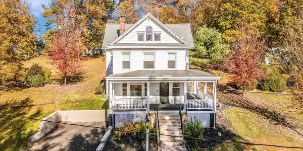 2027 LINCOLN WAY EAST