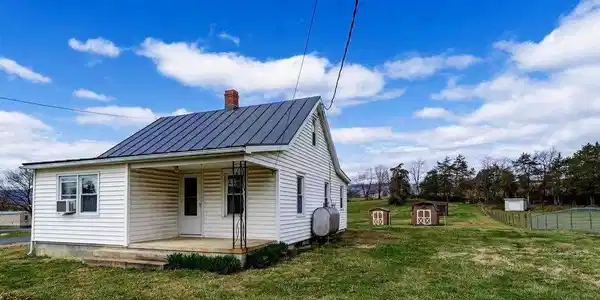 754 LEAKSVILLE ROAD