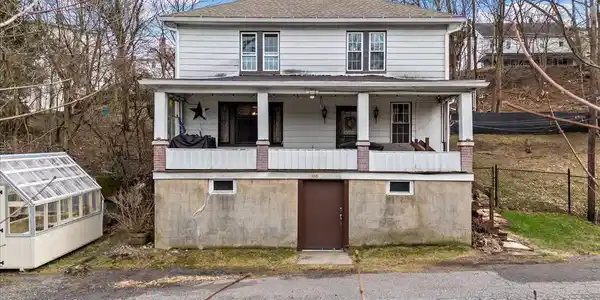 100 FRONT STREET