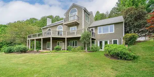 888 WOLF TRAP RD