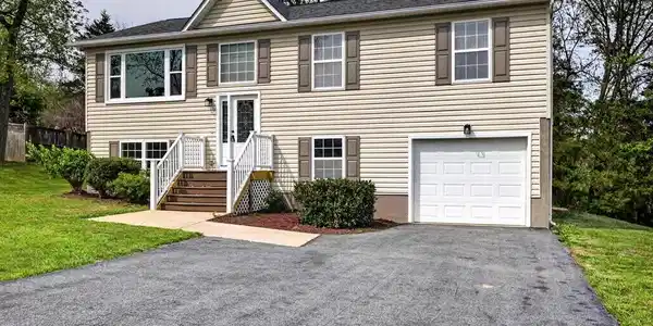 213 BLACK OAK DRIVE