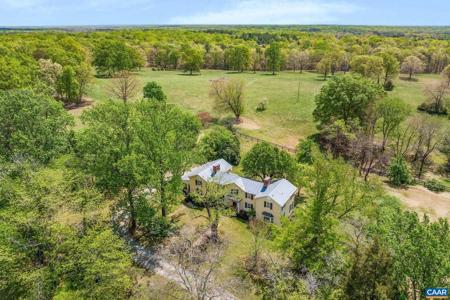 2176 LINDSAY RD