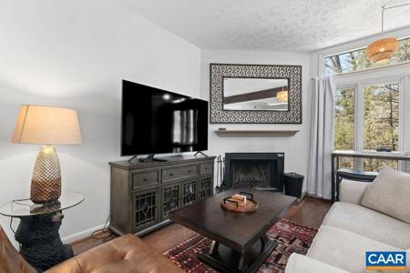 758 LAURELWOOD CONDOS