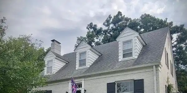 318 OAKRIDGE COURT