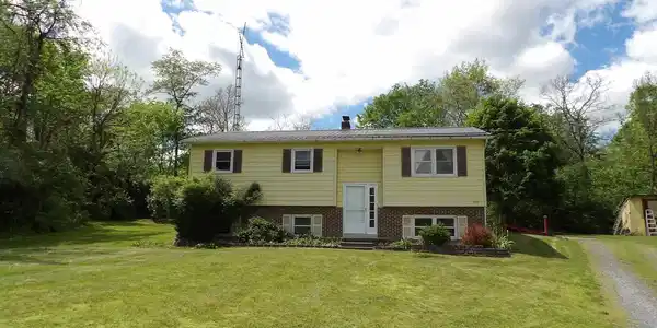 1045 LOCKPORT ROAD
