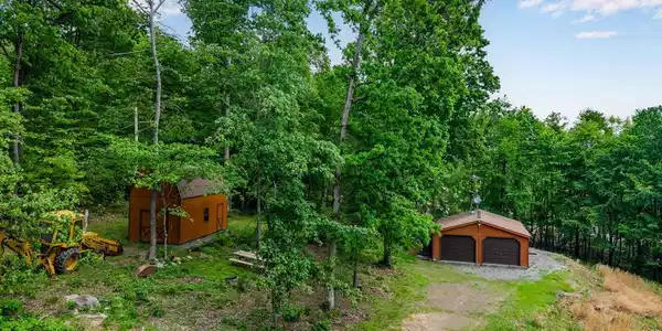 220 UPPER BALD EAGLE LN