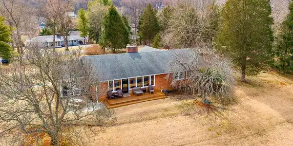 196 OLD BROWNTOWN ROAD
