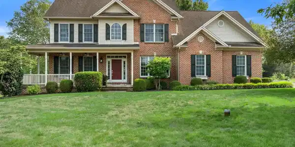 111 CRABAPPLE COURT