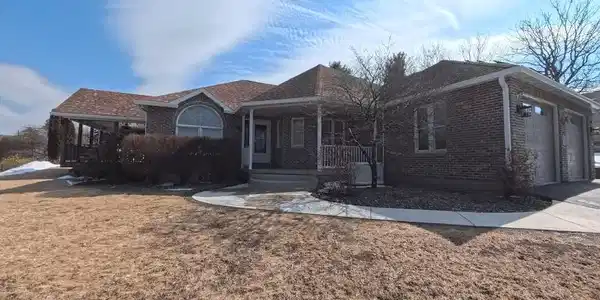 4 LINDEN COURT