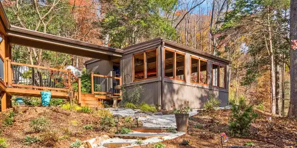 247 BLUE ROCK RDG