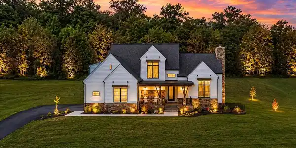 288 ELEGANT DRIVE