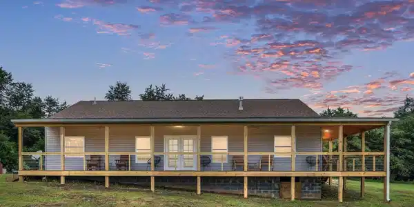 1195 MOUNTAIN VIEW DRIVE