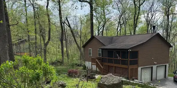 60 WOODHAVEN WAY