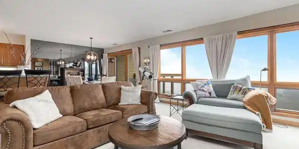 1534 CLIFFS CONDOS