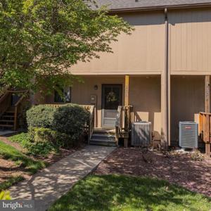 206 FISHHOOK LANE