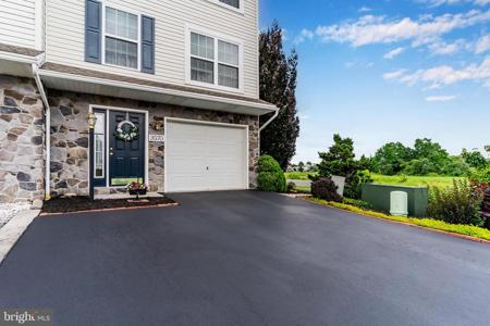 3570 PINECREST COURT